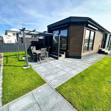 Ferienhaus Am Seepark -J&K Goch Ngoại thất bức ảnh
