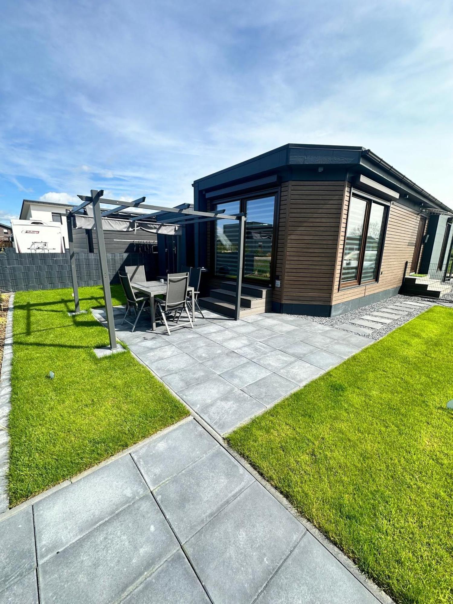 Ferienhaus Am Seepark -J&K Goch Ngoại thất bức ảnh